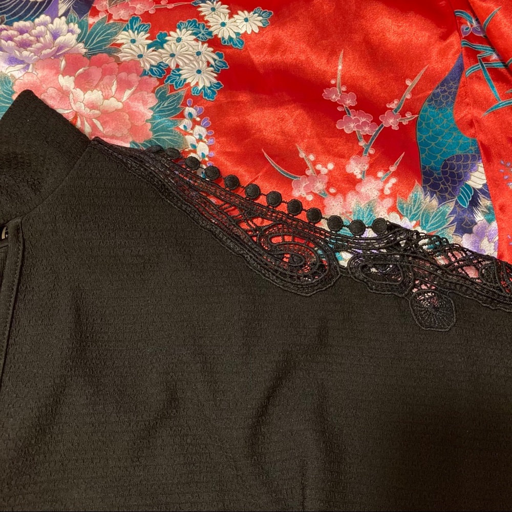 Flattering Cold Shoulder Top - Picture 4 of 10
